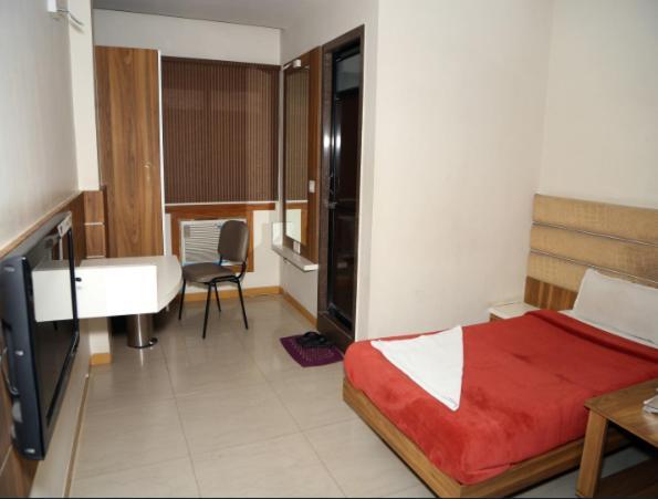 Midtown Hotel Ahmedabad Extérieur photo