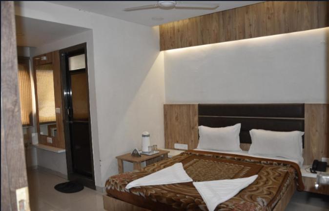 Midtown Hotel Ahmedabad Extérieur photo